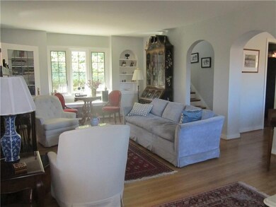Charming archways, and sweet built ins!