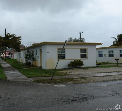 2300 Douglas St, Hollywood, FL 33020 - photo 3