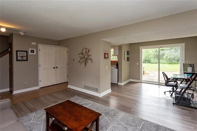 2811 SE 20th St, Des Moines, IA 50320 - photo 6