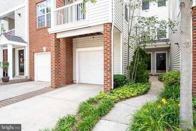 13061 Marcey Creek Rd, Herndon, VA 20171 - photo 2