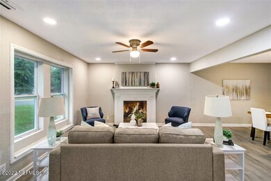 2013 Hugh Edwards Dr, Jacksonville, FL 32210 - photo 4