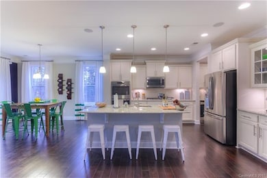 digital similar photo