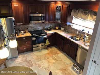 22 Anaconda St, Staten Island, NY 10312 - photo 3