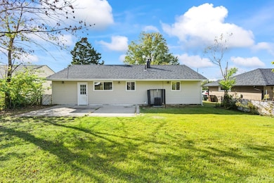 8840 Grenada Dr, Cincinnati, OH 45231 - photo 7