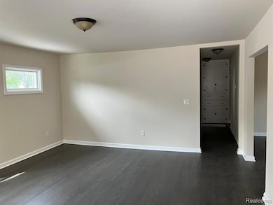 1127 Minnie St, Port Huron, MI 48060 - photo 6