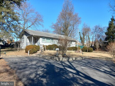 861 Lichtenthal St, Delran, NJ 08075 - photo 3