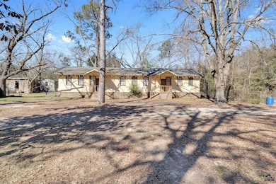 202 Charlevoix St, Fort Valley, GA 31030 - photo 4