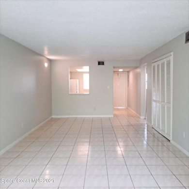 Catalina 204 - Living Room