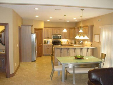 149 N Superior Ave unit Shadow Lakes, Warsaw, IN 46582 - photo 4