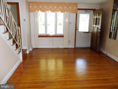 1044 Oakwood Dr, Glenolden, PA 19036 - photo 3