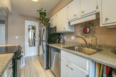 240 E La Bonte St unit 5, Dillon, CO 80435 - photo 2