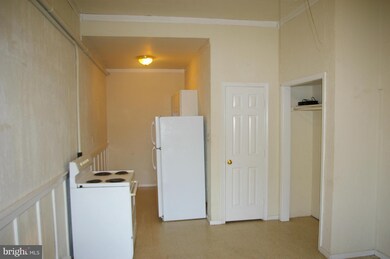 270 N Washington St unit F/G, Berkeley Springs, WV 25411 - photo 2