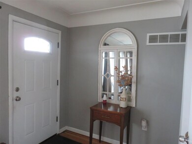 49 Eberhart Dr, Caseyville, IL 62232 - photo 2