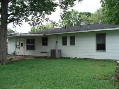 1308 Andrea Dr, Bay City, TX 77414 - photo 7