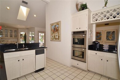 double ovens, Coffee bar