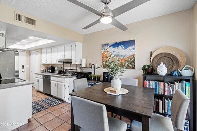 10-Dining Area