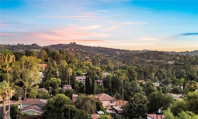 21768 Ybarra Rd, Woodland Hills, CA 91364 - photo 2