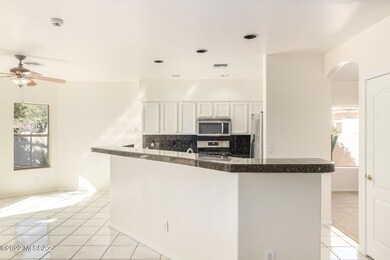 6871 W Tombstone Way, Tucson, AZ 85743 - photo 7