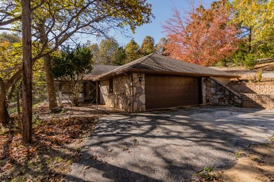 398OldMillRdLampe-2Exteriors(1)