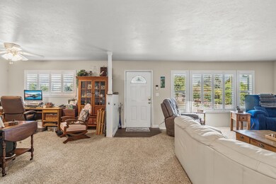 2462 edgemont dr, medford-27