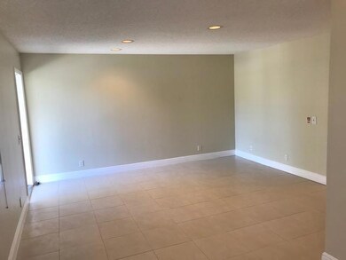 717 Meadows Cir, Boynton Beach, FL 33436 - photo 5