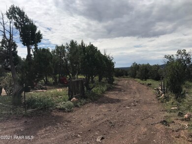 43700 N Robles Rd, Ash Fork, AZ 86320 - photo 7