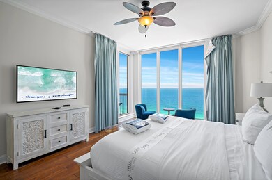 1st floor Master Bedroom