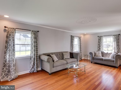 13003 Maepine Ct, Fairfax, VA 22033 - photo 4