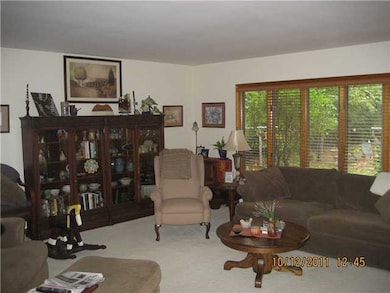 1071 Beechview Dr N, Worthington, OH 43085 - photo 2