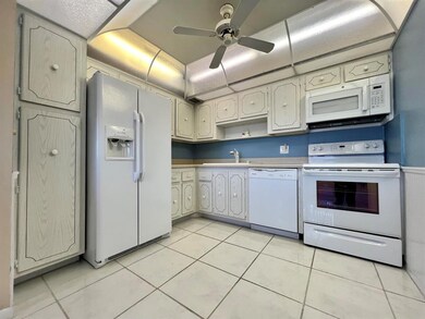 406 Greenbrier B, West Palm Beach, FL 33417 - photo 2