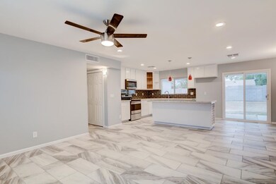 833 W Colgate Dr-9