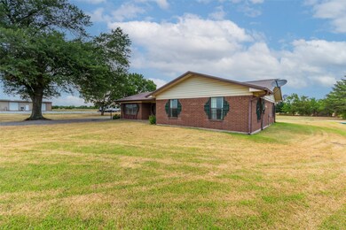 109 E Airport Rd, Bonham, TX 75418 - photo 2