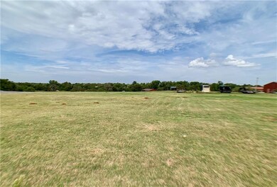 1207 E 7th St, Elk City, OK 73644 - photo 5