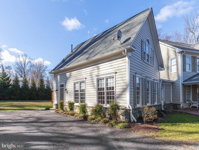 10903 Maple St, Fairfax, VA 22030 - photo 2