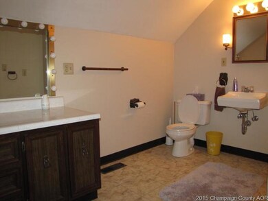 603 E Daggy St, Tuscola, IL 61953 - photo 4