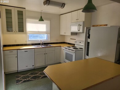 240 N Humbolt St, Canyon City, OR 97820 - photo 4