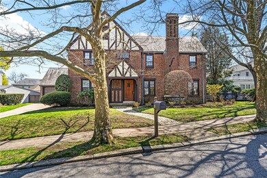 70 Dryden Ave, Pawtucket, RI 02860 - photo 3