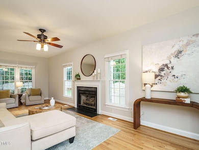 005-1280x960-living-room