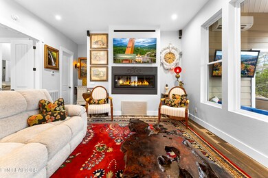 3955 denton court-07