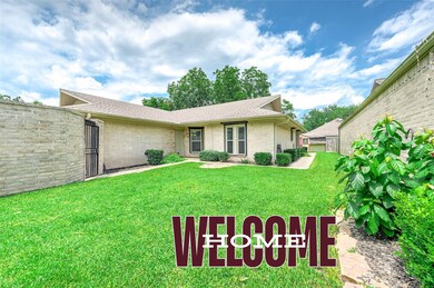 401 Towne Ct, Alvin, TX 77511 - photo 2