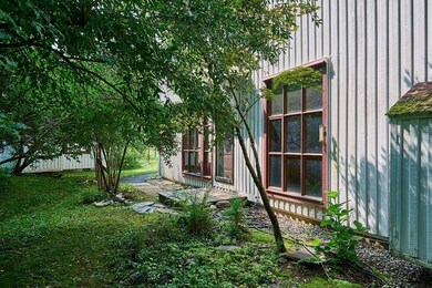 52 Pine Grove, Amherst, MA 01002 - photo 4