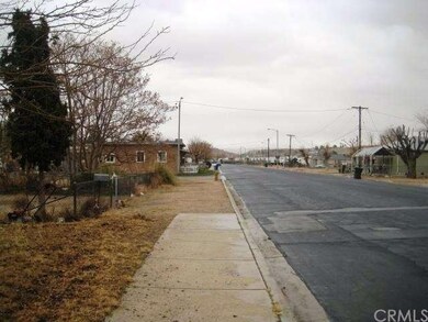16532 E St, Victorville, CA 92395 - photo 4