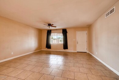 8111 W Westview Dr unit 5, Phoenix, AZ 85033 - photo 5
