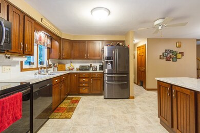 3 Nancy Ct, Blackstone, MA 01504 - photo 3