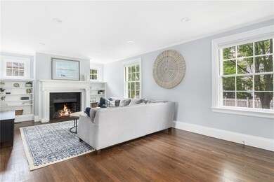 Living Room (the flame in the fireplace is rendere