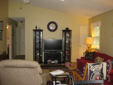 Dining area to LR