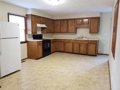 Huge eat-in kitchen