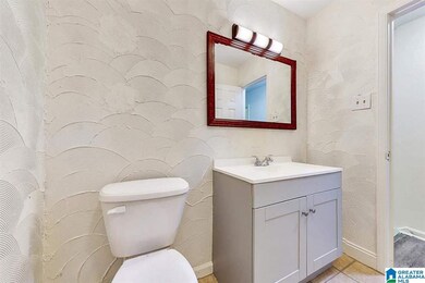 1013 Turner Ln, Birmingham, AL 35215 - photo 7
