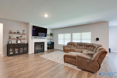 116 Cave Springs Cir, Owens Cross Roads, AL 35763 - photo 6