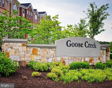 42829 Burrell Square unit UPPER, Ashburn, VA 20147 - photo 2